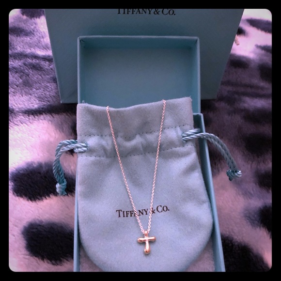 tiffany elsa peretti cross